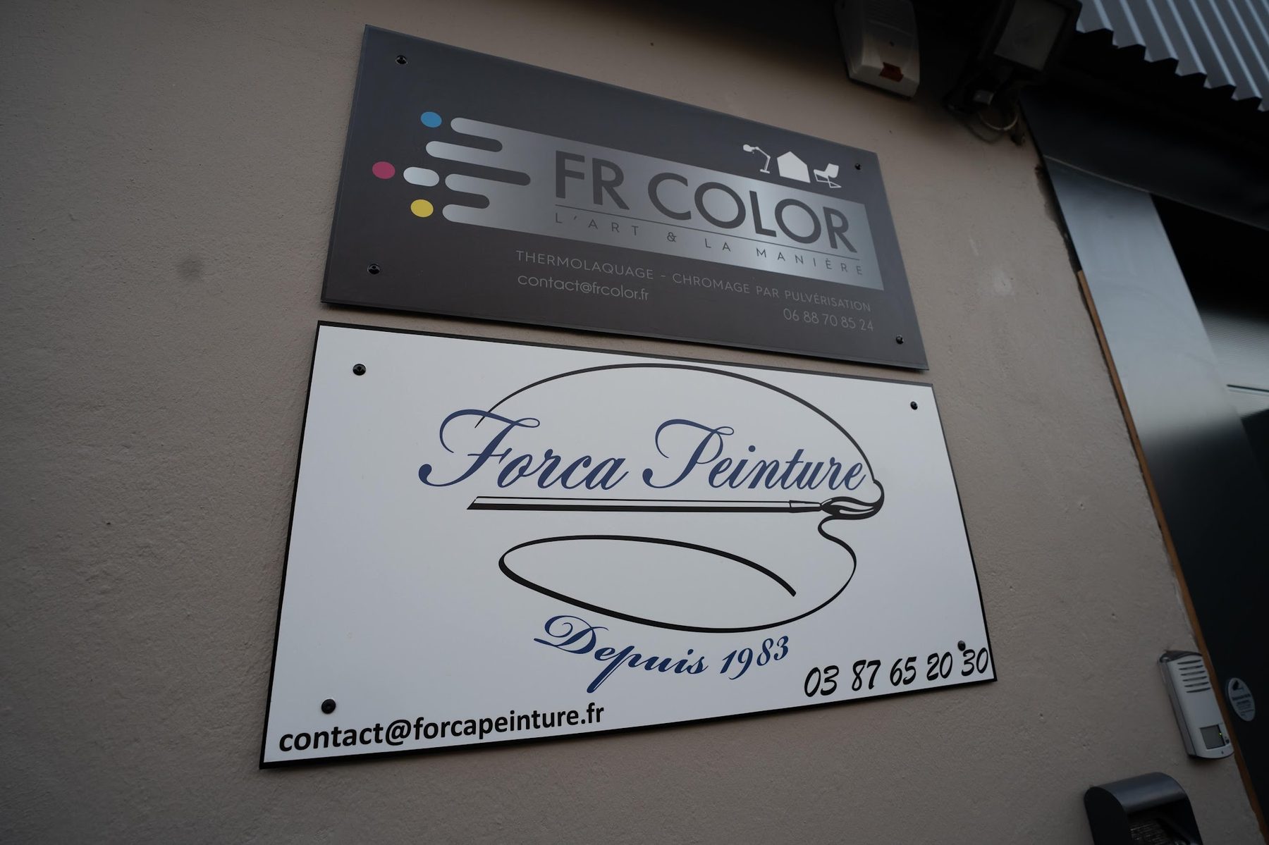 La plaque Forca Peinture, depuis 1983